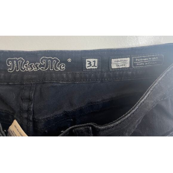 Miss Me Signature Black Distressed Bling  Gems Skinny Women’s  Jeans Sz 31 EUC - Picture 9 of 9